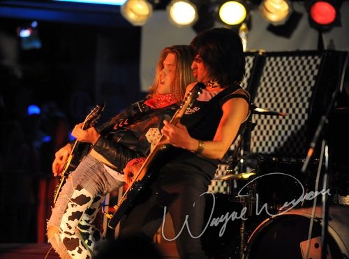 Nigel Dupree Band concert photo by Wayne Dennon