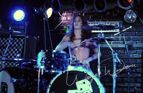 Nigel Dupree Band at Annie's Cincinnati, OH on July 15, 2009 &mdash; concert photo by Wayne Dennon
