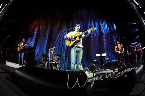 Jason Mraz concert photo by Wayne Dennon