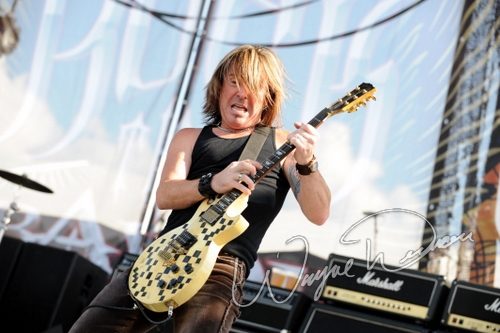 Slaughter concert photo by Wayne Dennon