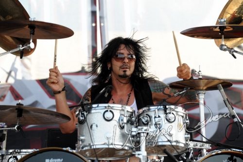 Slaughter concert photo by Wayne Dennon