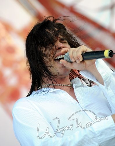 Slaughter concert photo by Wayne Dennon