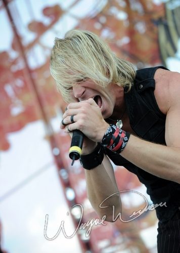 L.A. Guns concert photo by Wayne Dennon