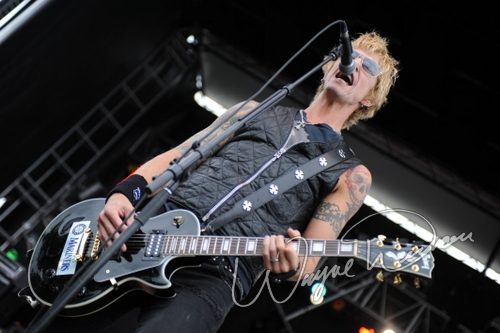 Duff McKagan's Loaded concert photo by Wayne Dennon