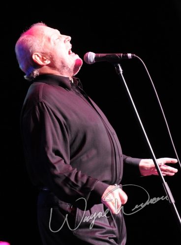 Joe Cocker at Fraze Pavilion Kettering, OH on June 30, 2009 &mdash; concert photo by Wayne Dennon