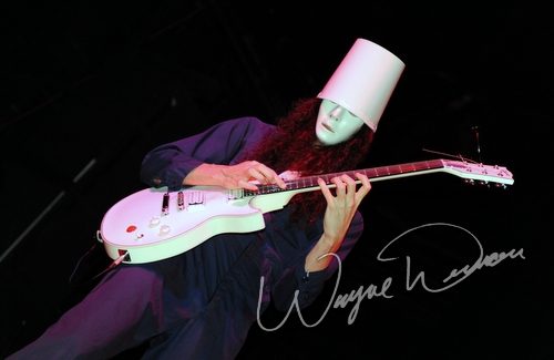 Buckethead concert photo by Wayne Dennon