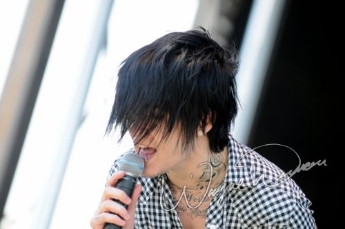Framing Hanley at Columbus Crew Stadium Columbus, OH on May 17, 2009 &mdash; concert photo by Wayne Dennon