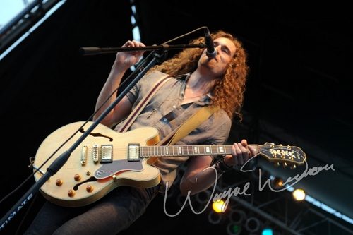 Taddy Porter concert photo by Wayne Dennon
