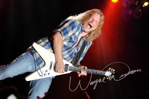 Tesla concert photo by Wayne Dennon