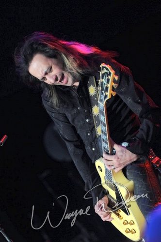 Cinderella concert photo by Wayne Dennon