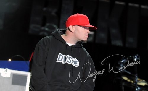 Limp Bizkit concert photo by Wayne Dennon