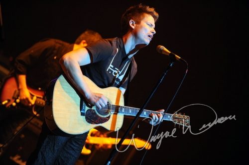 Jonny Lang at Taft Theatre Cincinnati, OH on November 17, 2010 &mdash; concert photo by Wayne Dennon