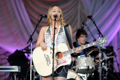 Colbie Caillat at Fraze Pavilion Kettering, OH on June 15, 2010 &mdash; concert photo by Wayne Dennon