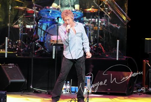 Roger Daltry concert photo by Wayne Dennon