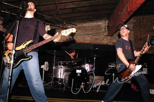 Lamont at Top Cats Cincinnati, OH on May 27, 2004 &mdash; concert photo by Wayne Dennon