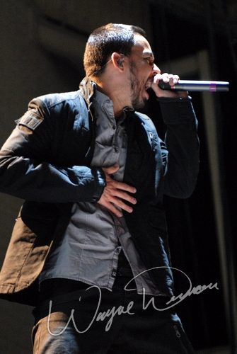 Linkin Park at Verizon Wireless Music Center Noblesville, IN on August 31, 2007 &mdash; concert photo by Wayne Dennon