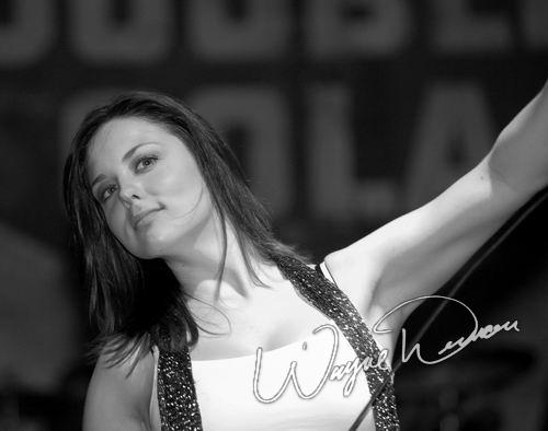 Anna Nalick at Newby's Memphis, TN on October 18, 2005 &mdash; concert photo by Wayne Dennon