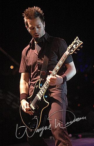 Papa Roach at LRS Fest Louisville, KY on September 16, 2005 &mdash; concert photo by Wayne Dennon