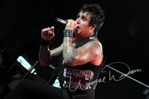 Papa Roach concert photo by Wayne Dennon