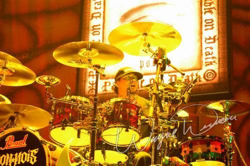 P.O.D. at Rupp Arena Lexington, KY on March 1, 2004 &mdash; concert photo by Wayne Dennon