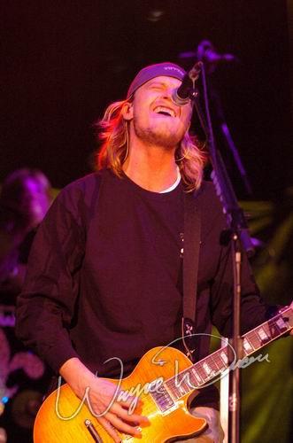 Puddle Of Mudd at Freedom Hall Louisville, KY on February 27, 2004 &mdash; concert photo by Wayne Dennon