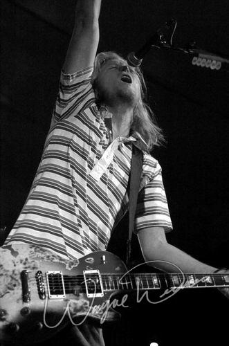 Puddle Of Mudd at Jillian's Louisville, KY on April 29, 2004 &mdash; concert photo by Wayne Dennon