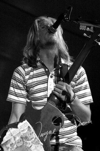 Puddle Of Mudd at Jillian's Louisville, KY on April 29, 2004 &mdash; concert photo by Wayne Dennon