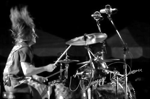 Puddle Of Mudd at Jillian's Louisville, KY on April 29, 2004 &mdash; concert photo by Wayne Dennon