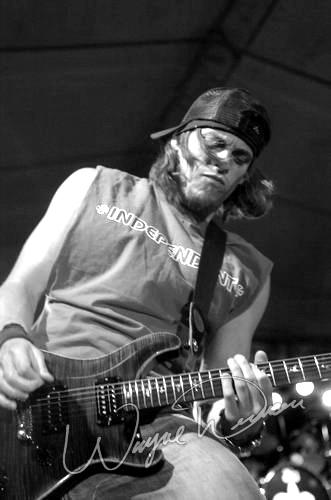 Puddle Of Mudd at Jillian's Louisville, KY on April 29, 2004 &mdash; concert photo by Wayne Dennon
