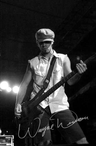 Puddle Of Mudd at Jillian's Louisville, KY on April 29, 2004 &mdash; concert photo by Wayne Dennon