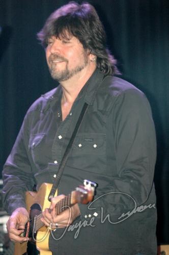 Rat Dog at Madison Theater Covington, KY on June 8, 2005 &mdash; concert photo by Wayne Dennon