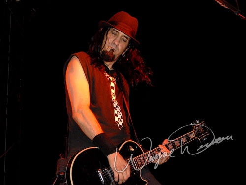 Saliva at Purple People Bridge Newport, KY on July 22, 2006 &mdash; concert photo by Wayne Dennon