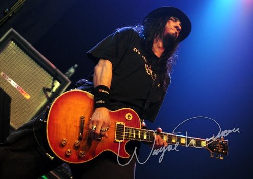 Saliva at Madison Theater Covington, KY on March 9, 2008 &mdash; concert photo by Wayne Dennon