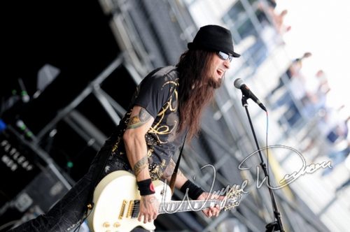 Saliva at Columbus Crew Stadium Columbus, OH on May 16, 2009 &mdash; concert photo by Wayne Dennon