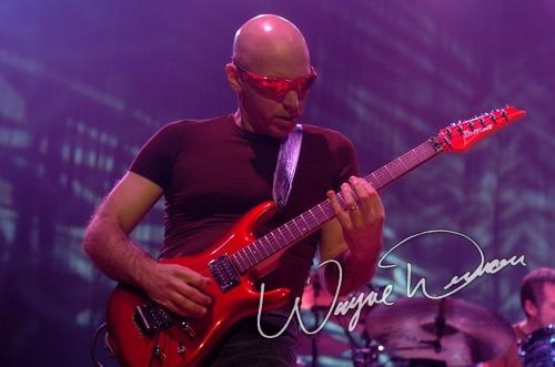 Joe Satriani at Palace Theatre Columbus, OH on October 27, 2004 &mdash; concert photo by Wayne Dennon