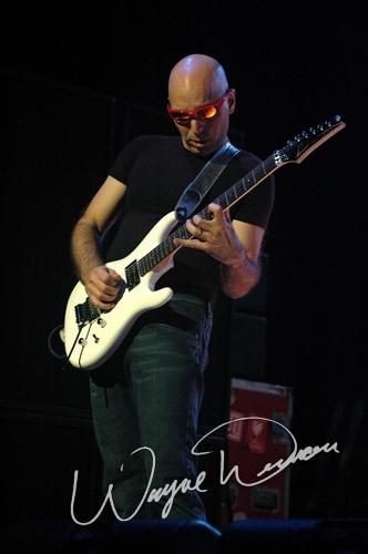 Joe Satriani at Palace Theatre Columbus, OH on October 27, 2004 &mdash; concert photo by Wayne Dennon