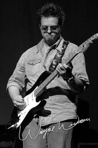 Joe Satriani at Palace Theatre Columbus, OH on October 27, 2004 &mdash; concert photo by Wayne Dennon