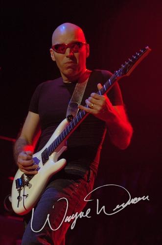 Joe Satriani at Palace Theatre Columbus, OH on October 27, 2004 &mdash; concert photo by Wayne Dennon