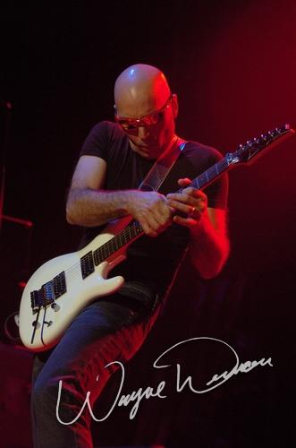 Joe Satriani at Palace Theatre Columbus, OH on October 27, 2004 &mdash; concert photo by Wayne Dennon