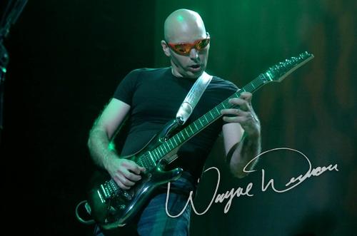 Joe Satriani at Palace Theatre Columbus, OH on October 27, 2004 &mdash; concert photo by Wayne Dennon