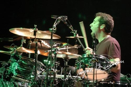Joe Satriani at Palace Theatre Columbus, OH on October 27, 2004 &mdash; concert photo by Wayne Dennon