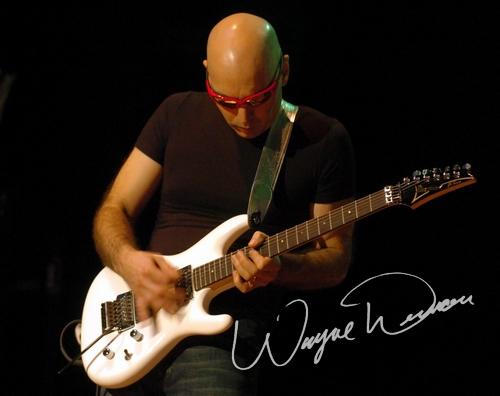 Joe Satriani at Palace Theatre Columbus, OH on October 27, 2004 &mdash; concert photo by Wayne Dennon