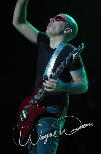 Joe Satriani at Palace Theatre Columbus, OH on October 27, 2004 &mdash; concert photo by Wayne Dennon