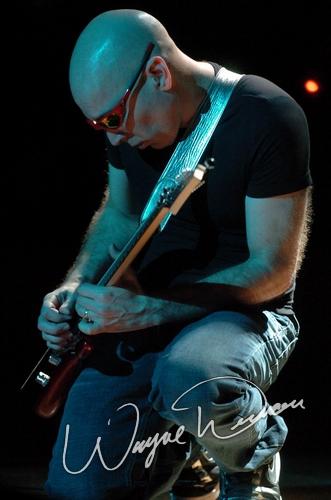 Joe Satriani at Palace Theatre Columbus, OH on October 27, 2004 &mdash; concert photo by Wayne Dennon