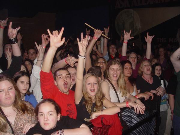 Seether at Jillian's Louisville, KY on November 30, -0001 &mdash; concert photo by Wayne Dennon