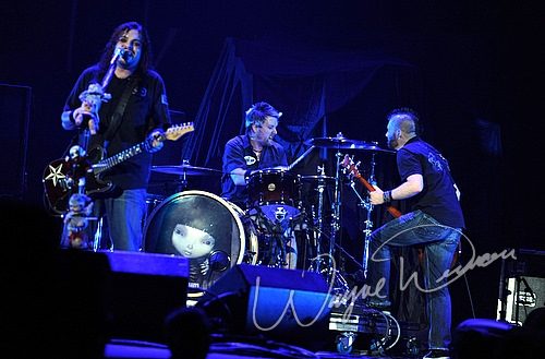 Seether at Rupp Arena Lexington, KY on February 27, 2009 &mdash; concert photo by Wayne Dennon