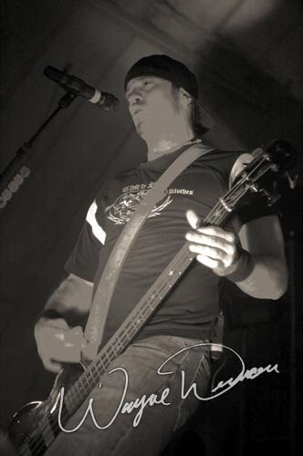 Sevendust at Expo Five Louisville, KY on December 18, 2004 &mdash; concert photo by Wayne Dennon