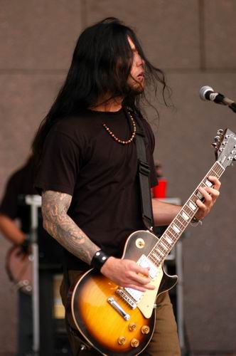 Shinedown at Unknown Venue Somewhere, US on August 31, 2003 &mdash; concert photo by Wayne Dennon