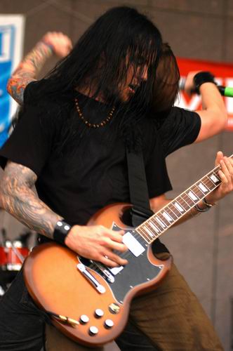 Shinedown at Unknown Venue Somewhere, US on August 31, 2003 &mdash; concert photo by Wayne Dennon
