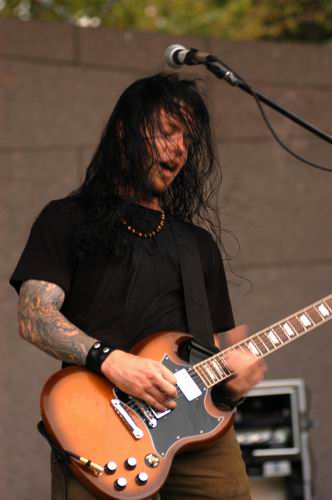 Shinedown at Unknown Venue Somewhere, US on August 31, 2003 &mdash; concert photo by Wayne Dennon